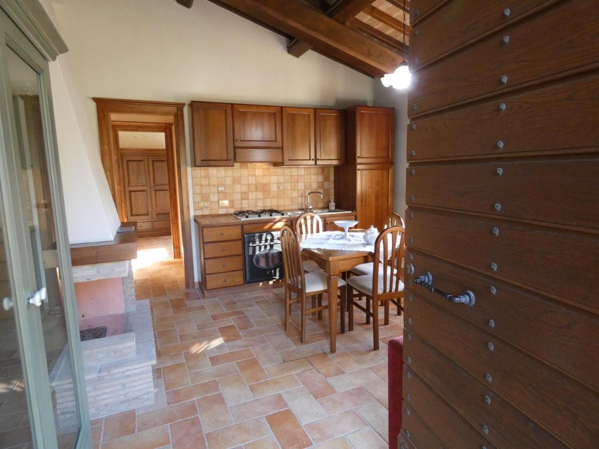 Scappo In Umbria, La Vallata Parrano Exterior photo